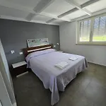 Santa Chiara Apartment *